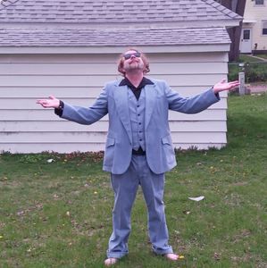 Meet your Posher, Tom